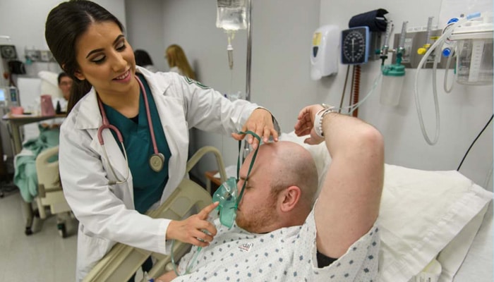 The Moraine Valley Community College Respiratory Therapy program received the 2018 Distinguished Registered Respiratory Therapist (RRT) Credentialing Success Award.