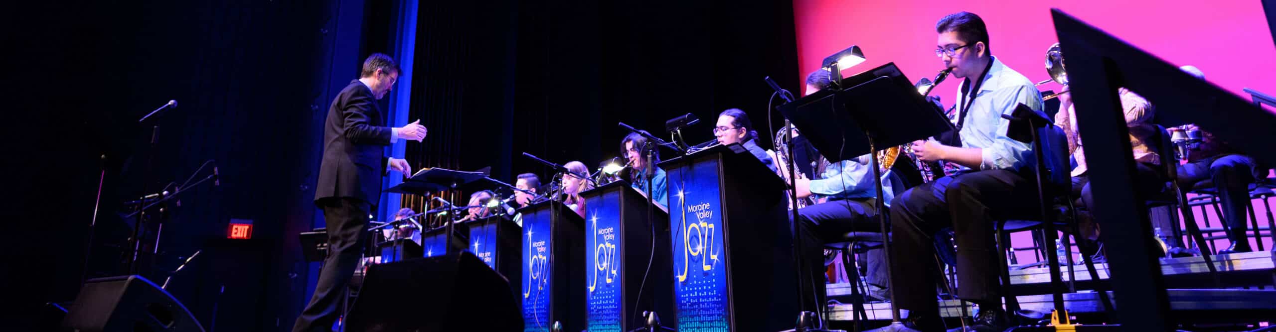 Douglas Bratt conducting the Moraine Valley Jazz