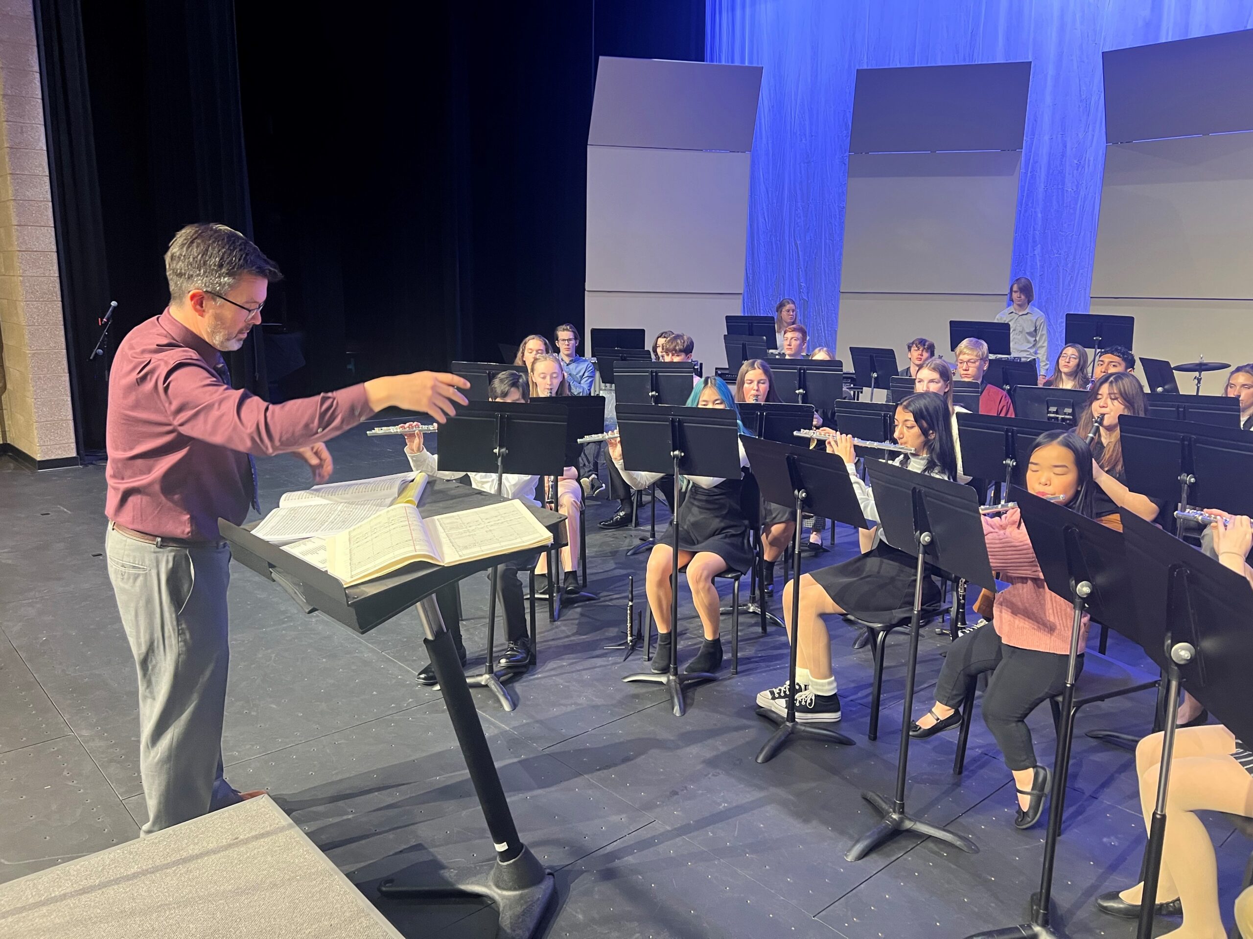 Moraine Valley Community College professor of music, Doug Bratt, worked with high school concert band students as a guest clinician at the District 218 Band Festival.