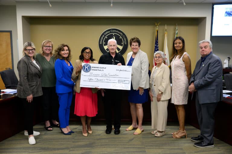 Orland Park Kiwanis Club invests in future Moraine Valley students